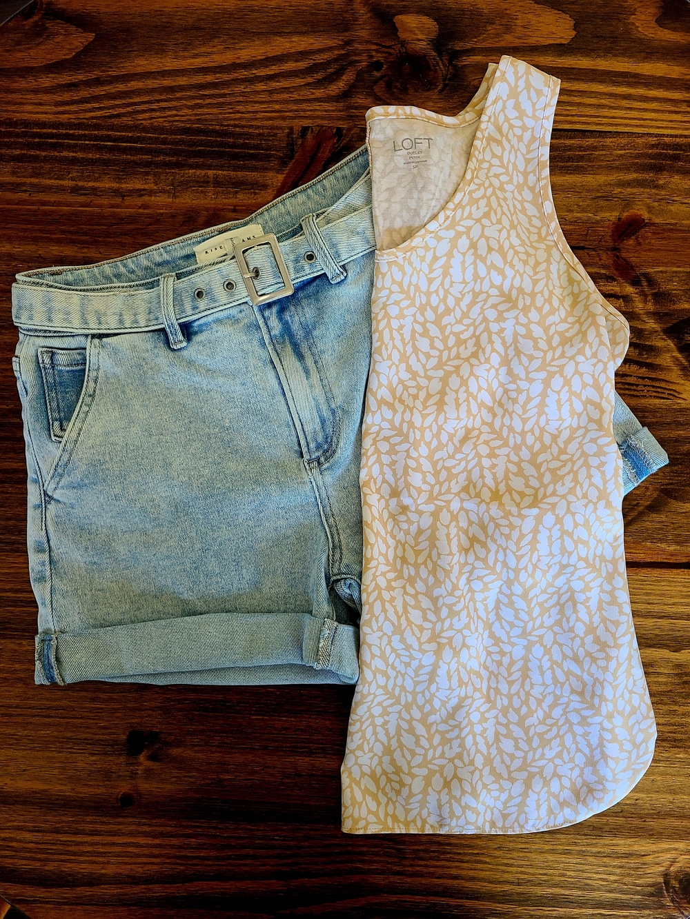 LOFT Cream Leaf-Print Sleeveless Top Paird With Rise Jean Shorts